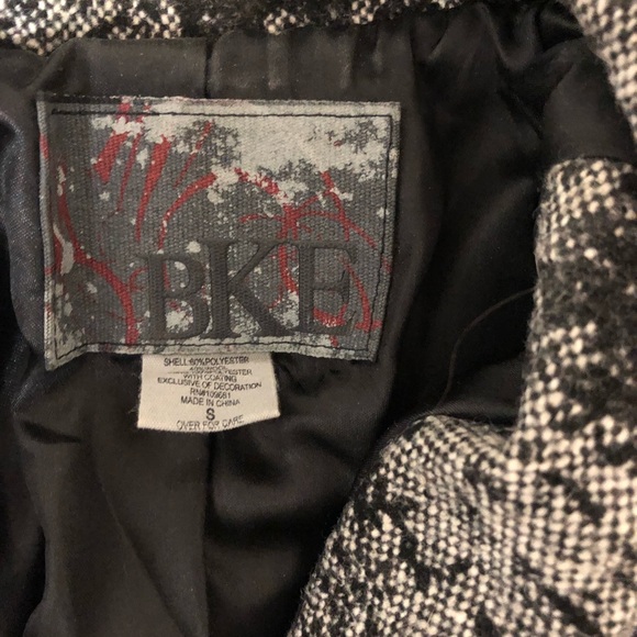 Coat - Picture 3 of 3